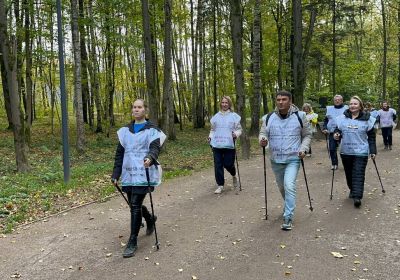 Первая тренировка по скандинавской ходьбе